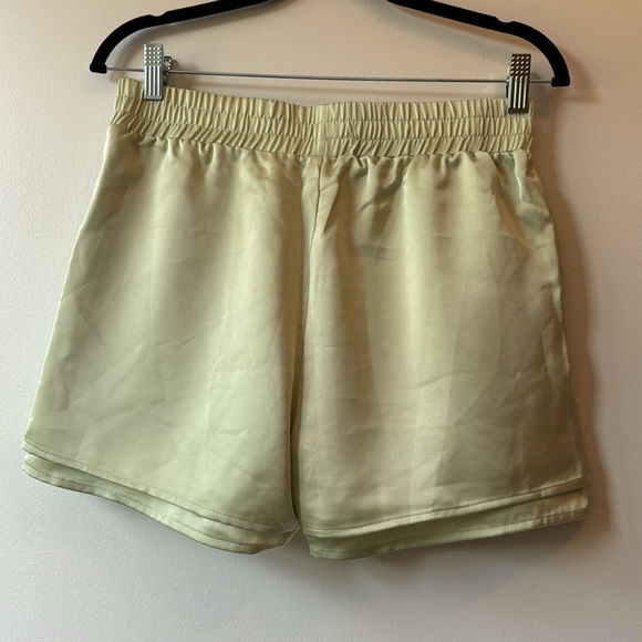NWT S’edge Daisy Short in Lillypad Green - Picture 4 of 4